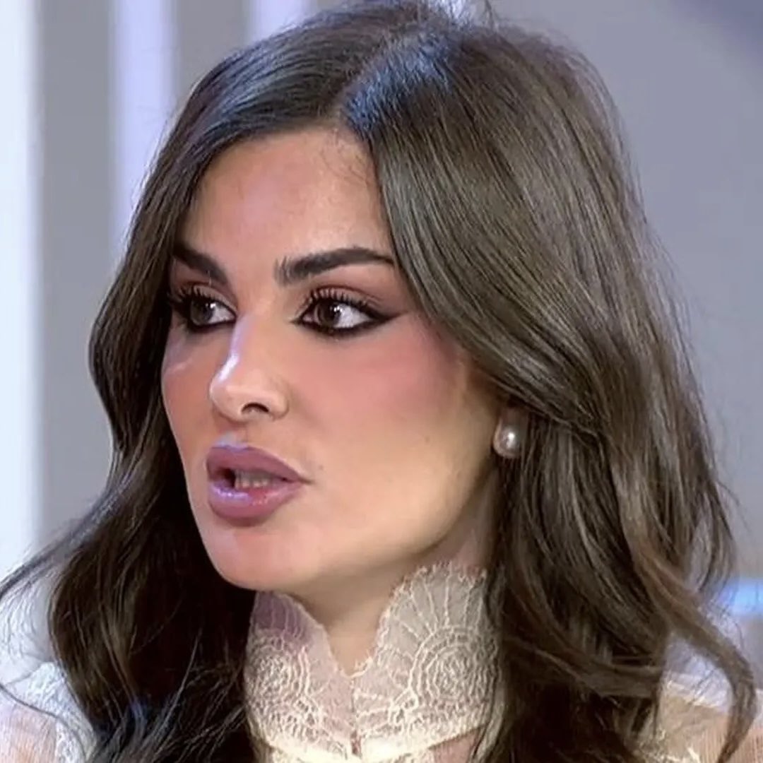 marujitx's tweet photo. ¿con quién vas?

🔁 Alexia
❤️ Cristina

#Fiesta4O https://t.co/KxvBBVJkKK