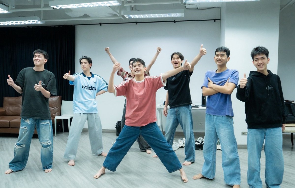 CCCseriesTH's tweet photo. 👀 START !!! 💙🩵🐒 #CCCworkshop

#ClassCrushCrisis 
#เพื่อนสนิทระวังคิดไม่ซื่อ 
#CHANGE2561ORIGINAL 
#CHANGE2561 https://t.co/4J58ay0Nol