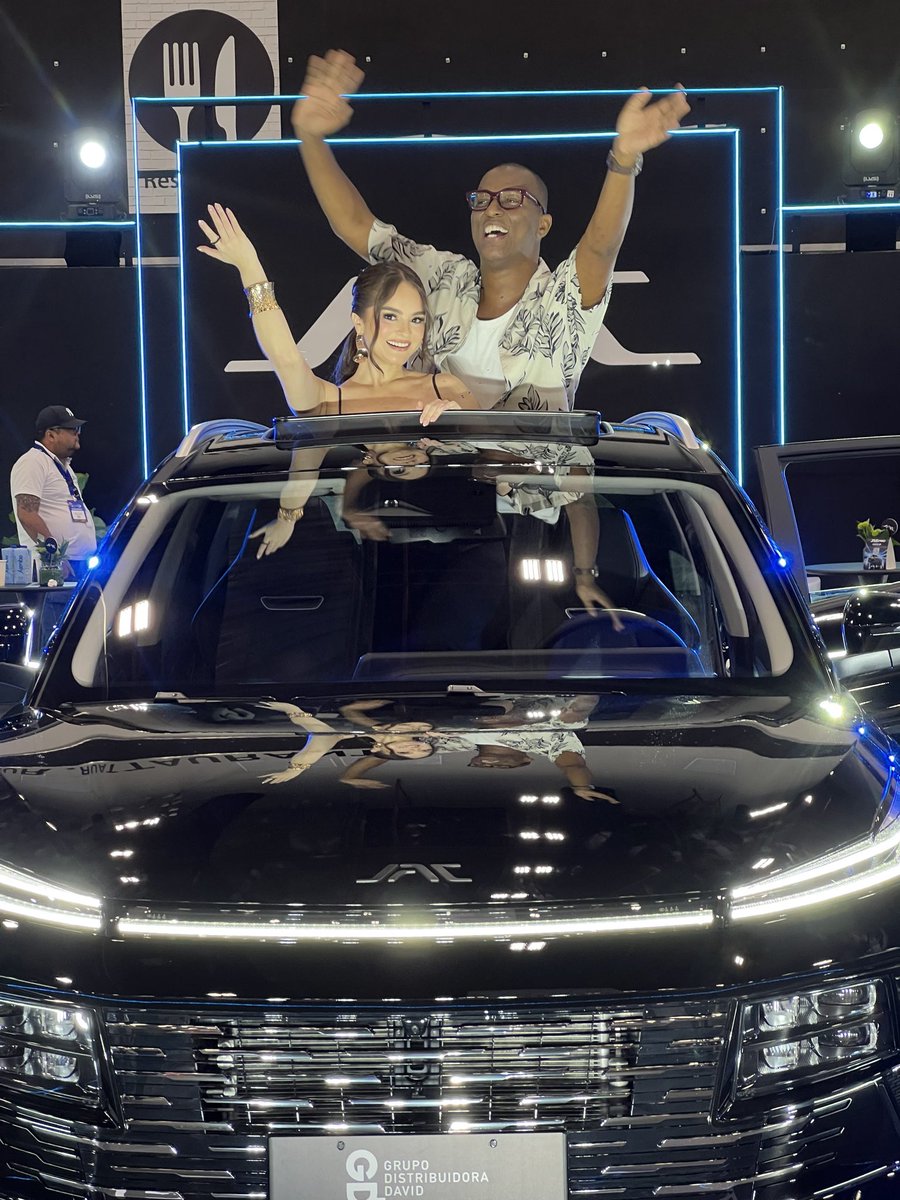 frobinsonpty's tweet photo. Anoche en el Panamá Motor Show me enamoré de una auto……. Si tienes un presupuesto limitado, también buscas que tu carro te dé tranquilidad: 8 airbags, 5 años/100 mil km de garantía, taller certificado, repuestos con hub en Colón, 670 L de espacio y Android Auto/CarPlay. La JAC JS6 apuesta por eso ve hoy a verlo 🚗