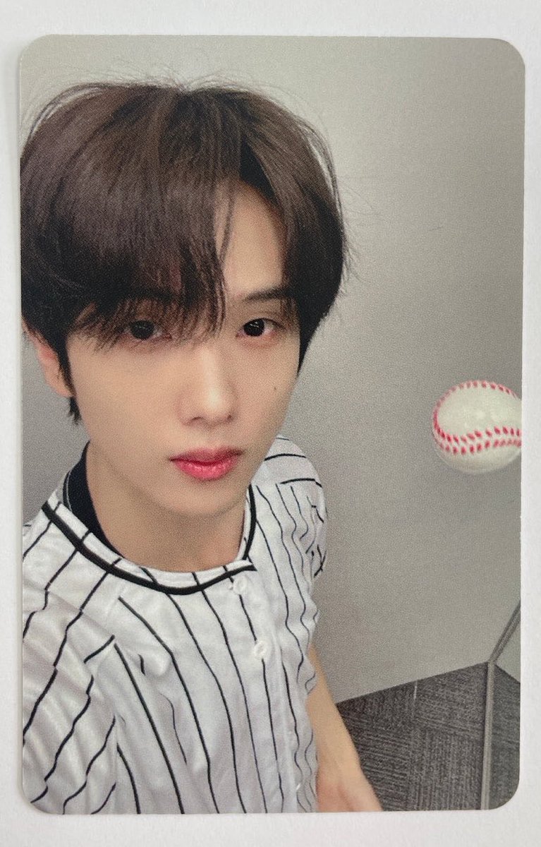 PhiJISUNG_TH's tweet photo. ตอนนี้คุณ #จีซอง กำลังเป็นไวรัล จากภาพที่ถ่ายหน้ากระจก พร้อมกับโทรศัพท์ที่ดูเหมือนกำลังลอยอยู่ค่ะ #Jisung #지성 #박지성 

คุณ OP เลยได้โพสต์ชมว่า 
💬 : ภาพขวานี่มันไม่ใช่แค่ถ่ายรูปเก่งแล้วนะ แต่เหมือนก้าวไปอีกขั้นเลยอะ 

นอกจากจะมี โทรศัพท์ลอยได้แล้ว คุณจีซองยังเคยมี การ์ดเบสบอลลอยได้ นะคะ 🤣

เรียกได้ว่าเป็น “มหัศจรรย์ของลอยได้” จากคุณจีซองเลยค่ะ 😎😏

หรือถ้าใครมี “มหัศจรรย์ของลอยได้” ชิ้นอื่นจากคุณจีซองอีก ก็แชร์กันมาได้นะคะ 😆