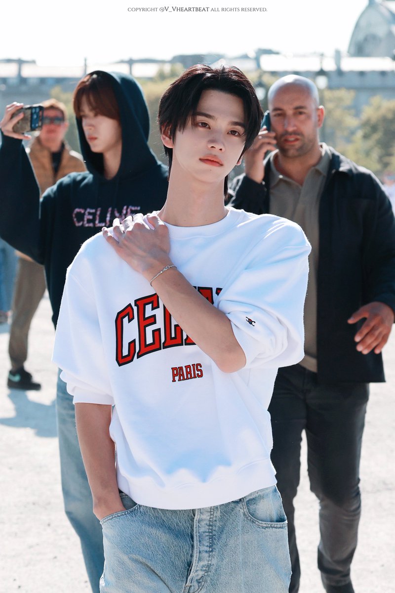 V_Vheartbeat's tweet photo. 261004

#신유 #SHINYU 
#투어스 #TWS
#Celine #TWSXCELINE 
#CelineEte2027 https://t.co/QsSNbqCJjn