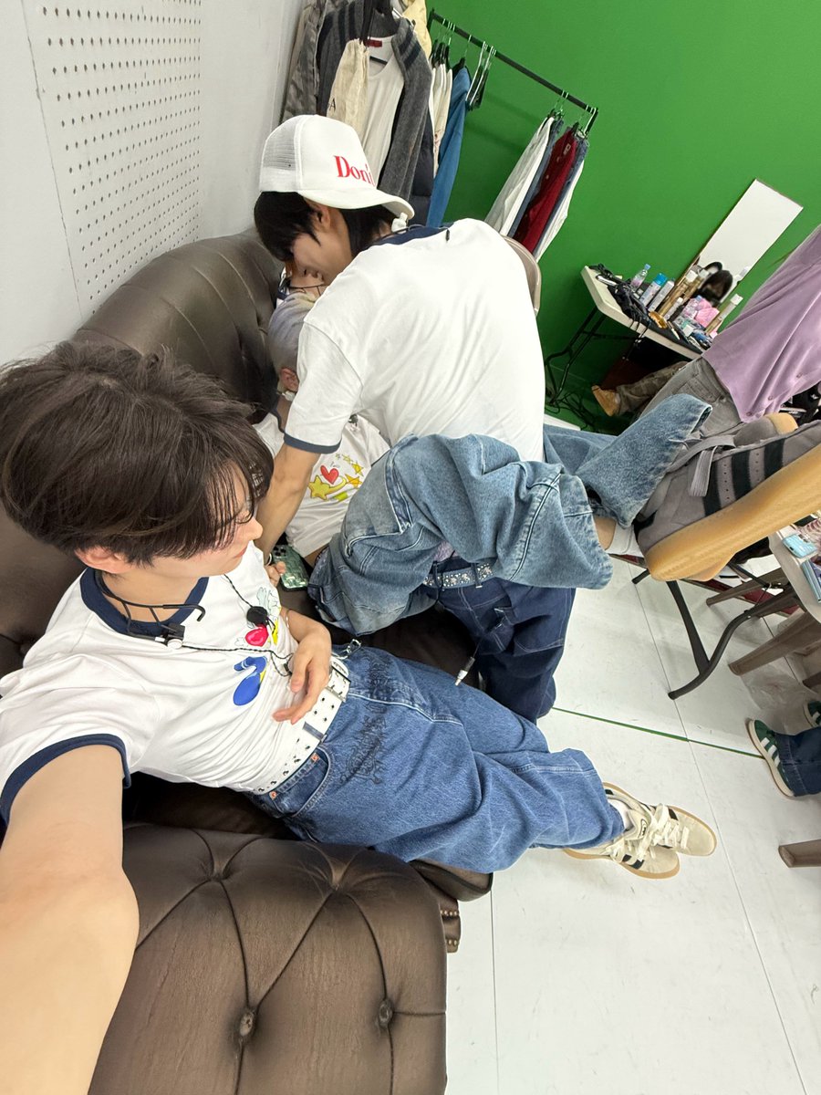 happichokswu's tweet photo. 아잠만 이때도 이 네명이었잖아 아 https://t.co/LpAet690ej