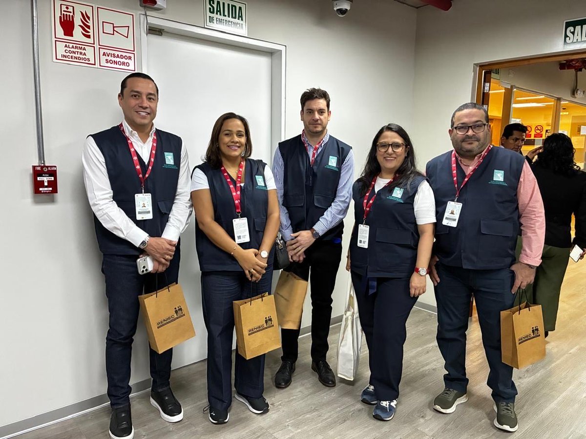 juntacentral's tweet photo. @CrisPerdomoH @hiraydamarcelle @cdn37 @DiarioLibre @elnuevodiariord @ElCaribeRD Asimismo, participa en las elecciones de Perú🇵🇪, la vicerrectora de Investigación y Posgrado del IESPEC, Laura Casado Ortiz, como parte de la delegación de la República Dominicana en la Misión de Observación Electoral (MOE) de la @UNIORE. https://t.co/oNVo19v4tD