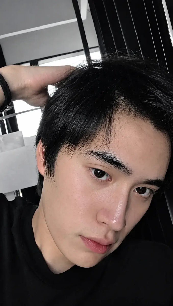 naniiyakii's tweet photo. Face card มากกก หน้าผาก คิ้ว ตา ปาก จมูก ทุกส่วนของใบหน้ารับกันหมด หล่ออ่ะ https://t.co/eoaLA6xNwV
