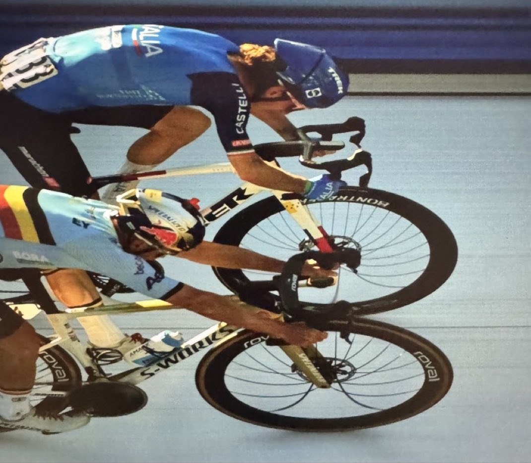 Copedaleando's tweet photo. 😮😮😮

#EuroRoad2026 https://t.co/E5RGhtvOkI