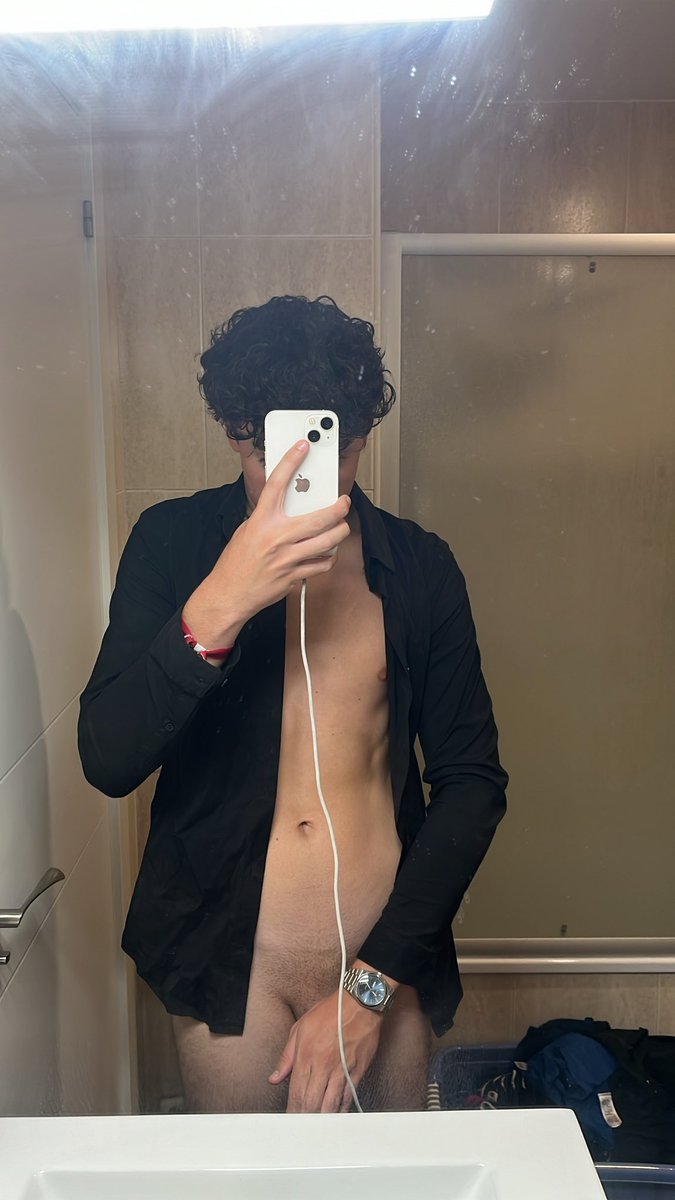 hotwink_'s tweet photo. just a dark shirt and jerk off 😶 #suited #bi #mlm #jerkoff #chundai #cum https://t.co/46TqoBg3wv