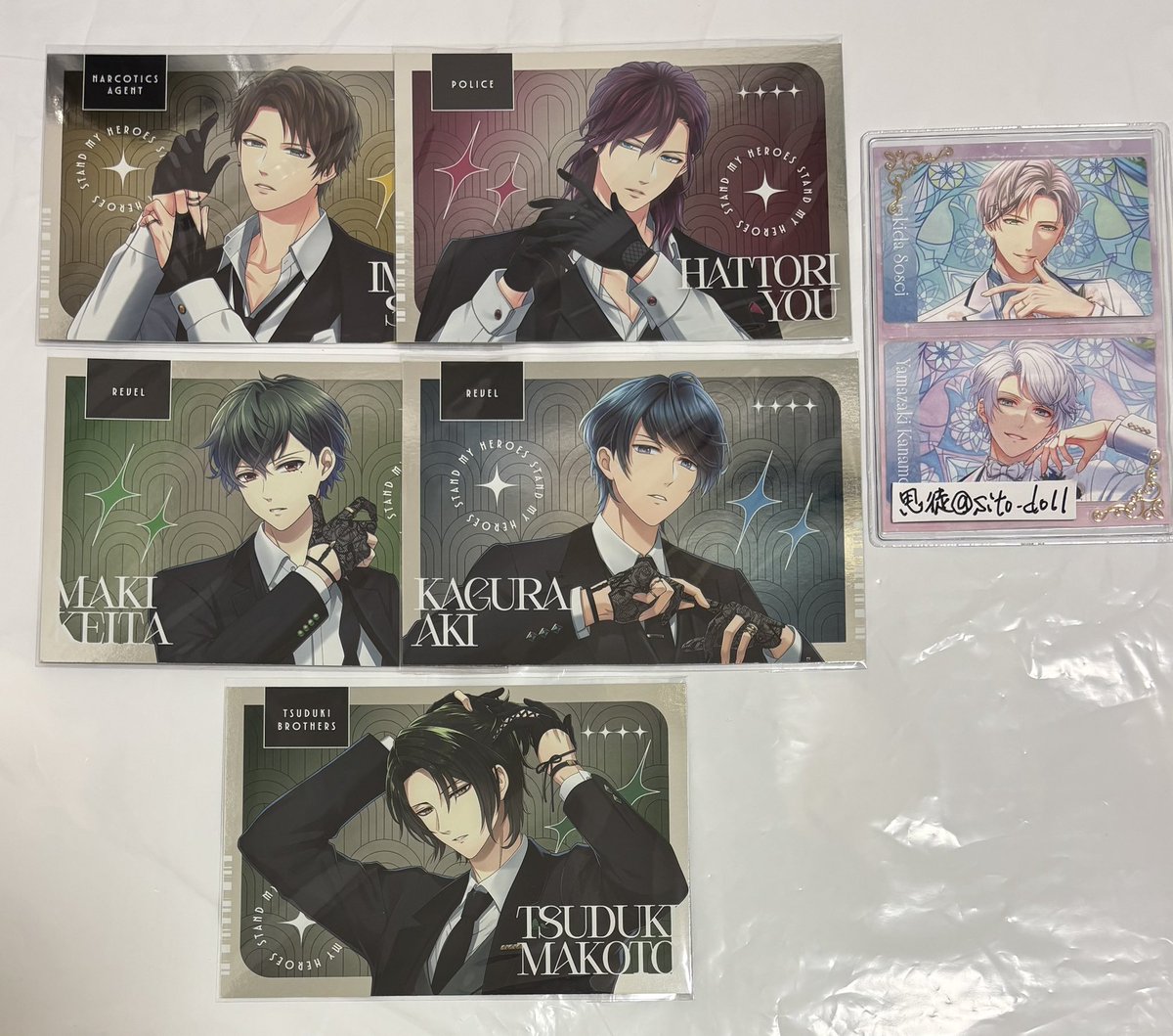 sito_doll's tweet photo. 【交換】
スタマイ　HB   イラストカード　缶バッジ　10/5

出】今大路、服部、槙、神楽、誠、九条、早乙女、大谷、鳴海

求】
イラカ  各1→荒木田、カナメ、青山、宮瀬、関
缶バッジ→カナメ2、関1、宮瀬1

同種交換

服部⇄荒木田
または、イラカのみ5：５。

優先順に記載のため、お時間頂きます。 https://t.co/AI9HAZulRB