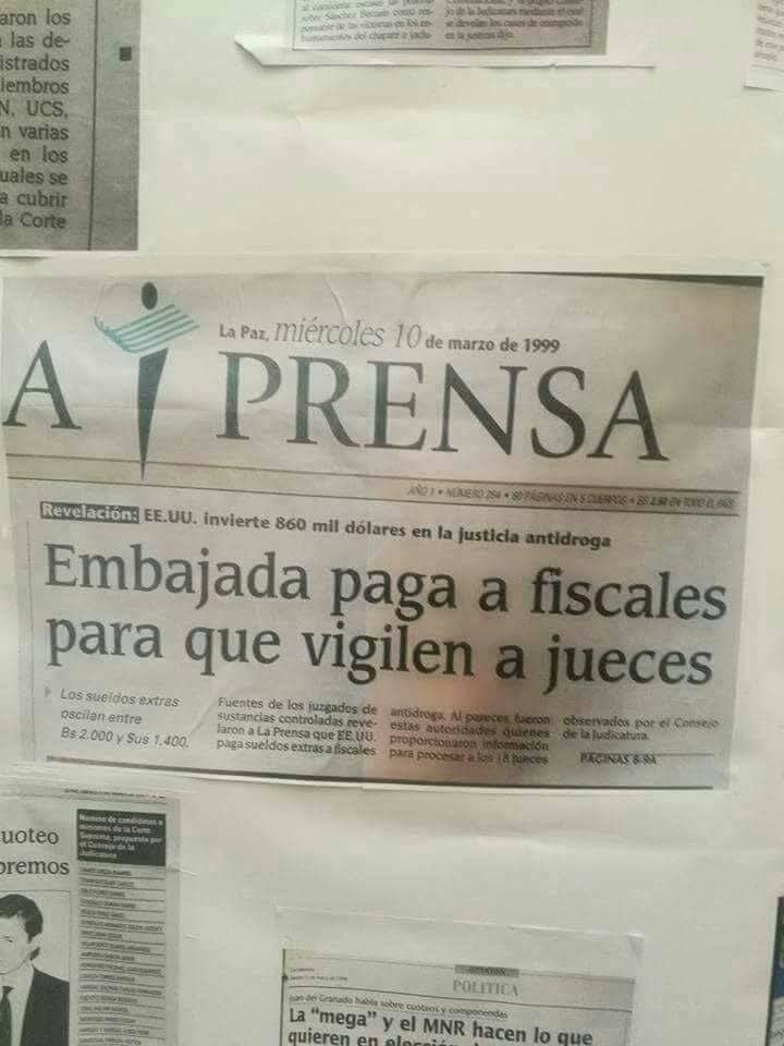 VisceralArauz's tweet photo. Esta revisión hemerográfica d @RDAtahuichiL muestra el retorno a los 90'.
Y ni hablar d la medianía d las opiniones q plantean q la corrupción boliviana fue "inventada" en 20 años de gobierno del MAS, lo cual refuerza un hecho irrefutable: la idiotez es más peligrosa q la vileza. https://t.co/GgoMc5w5AE