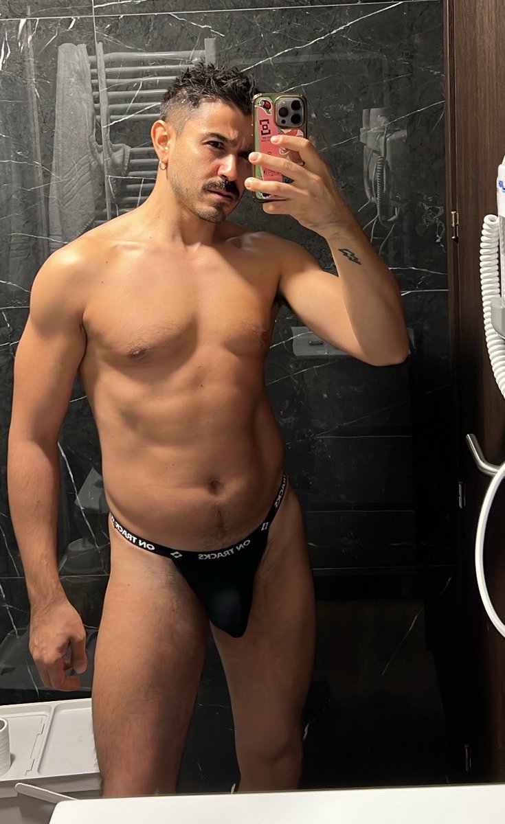 EdgarCrunegMX's tweet photo. Underwear https://t.co/8jWk7SL5nJ