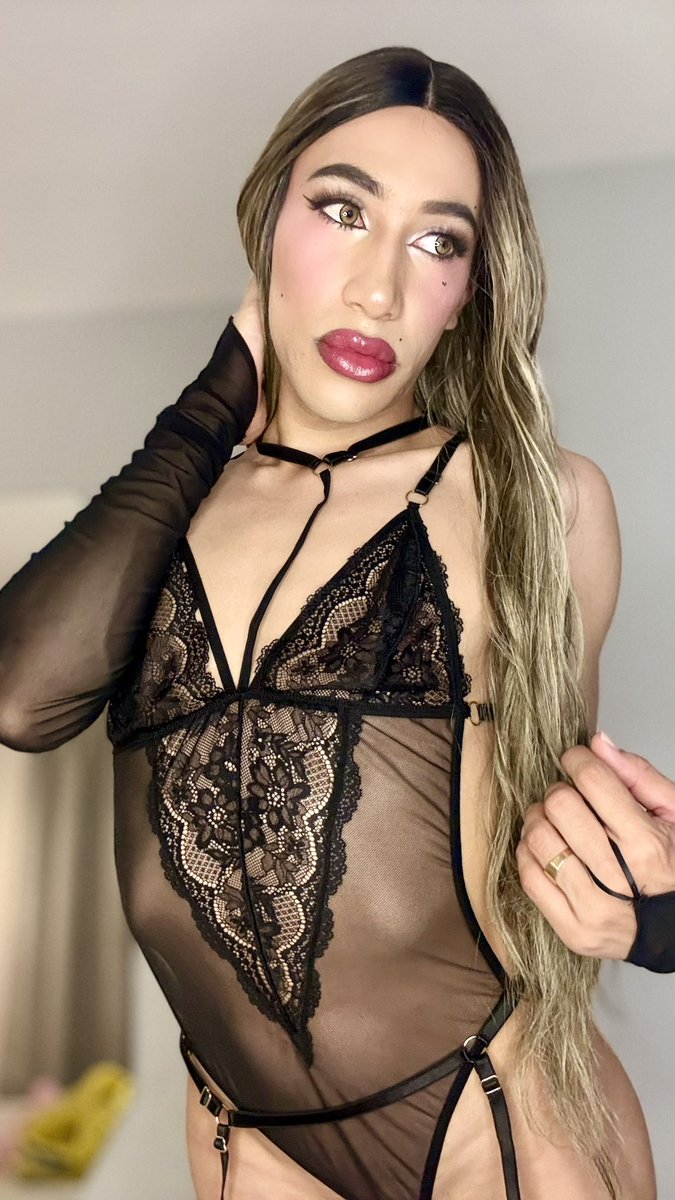 nayla_monroee's tweet photo. Trans, segura y difícil de ignorar. 💋🔥 ¿Qué fue lo primero que te llamó la atención?

#Trans #TransGirl #Sexy #Latina #ThirstTrap https://t.co/G9Yxo4iiwC