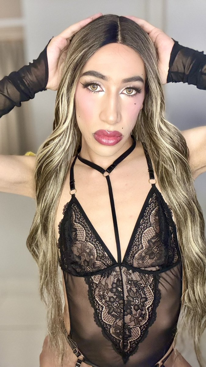 nayla_monroee's tweet photo. Trans, segura y difícil de ignorar. 💋🔥 ¿Qué fue lo primero que te llamó la atención?

#Trans #TransGirl #Sexy #Latina #ThirstTrap https://t.co/G9Yxo4iiwC