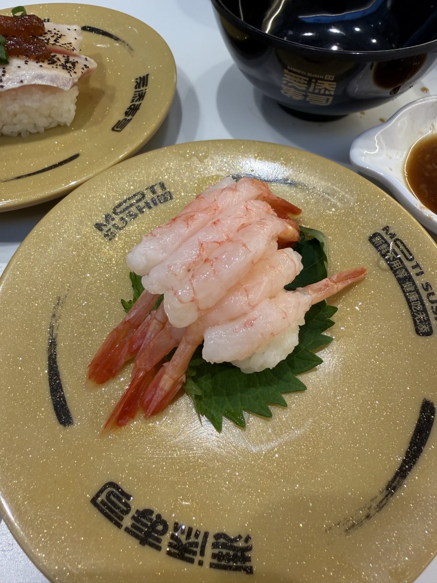Arisu208488's tweet photo. 跟朋友吃了寿司…！🍣✨✨
吃了好多鹅肝…真的超好吃(●´ω｀●) https://t.co/IqwWmYNJMK