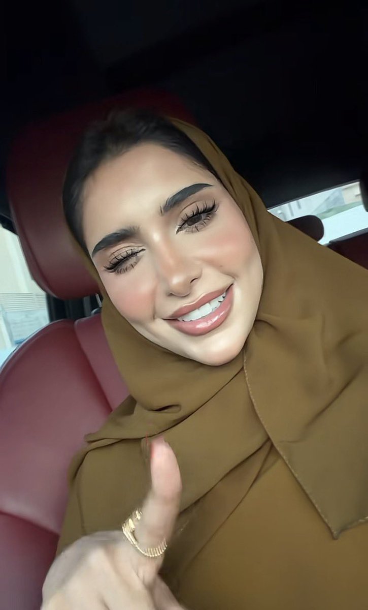 wllrre's tweet photo. الي يقولون باين عليها الحزن انتوا تشوفون شي ما اشوفه ؟ https://t.co/WuO2N6Jy32