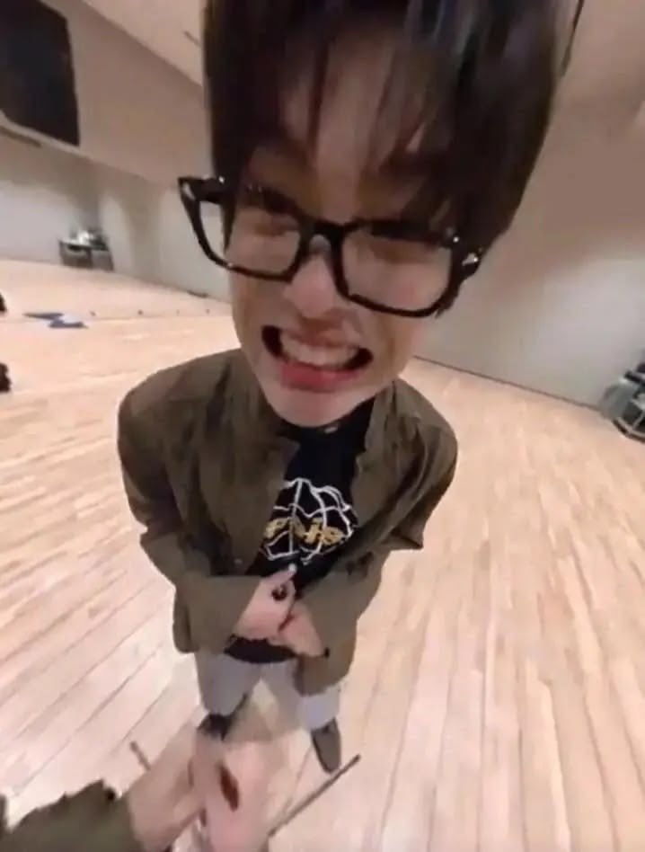 43waekk's tweet photo. @eomhajimallag02 앞으로인용오백개달아야겟다 https://t.co/R6RWZYJu2n