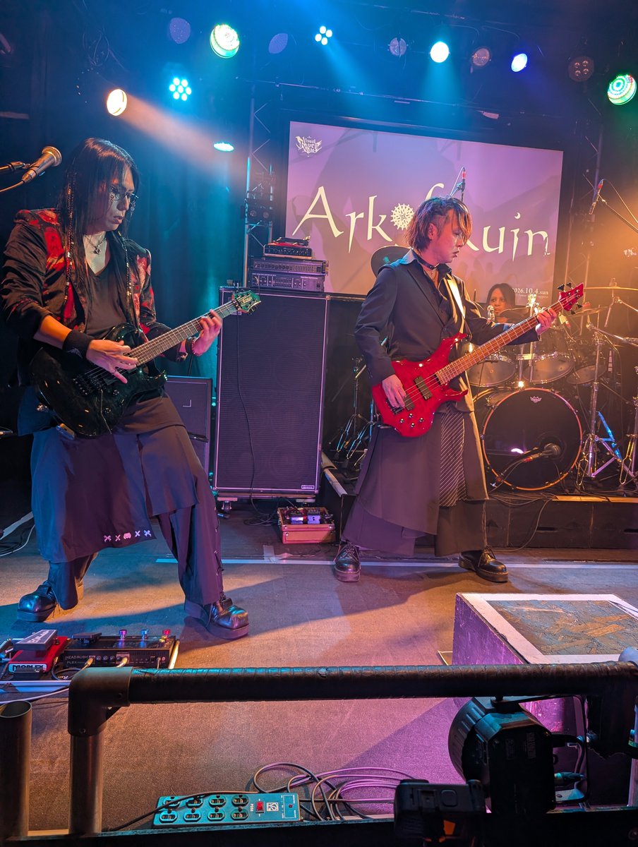 wataruopera0116's tweet photo. 4バンド目はROUAGEカバーのArkofRuinさん✨
令和の時代にカバーとはいえROUAGEをライブで観れるとは🥹感無量✨
今回のセトリが全て刺さりました😳‼️
特に蜃気楼は鳥肌立ちました!
#ArkofRuin #VisualRavenNight https://t.co/LkP5pEL0Z4
