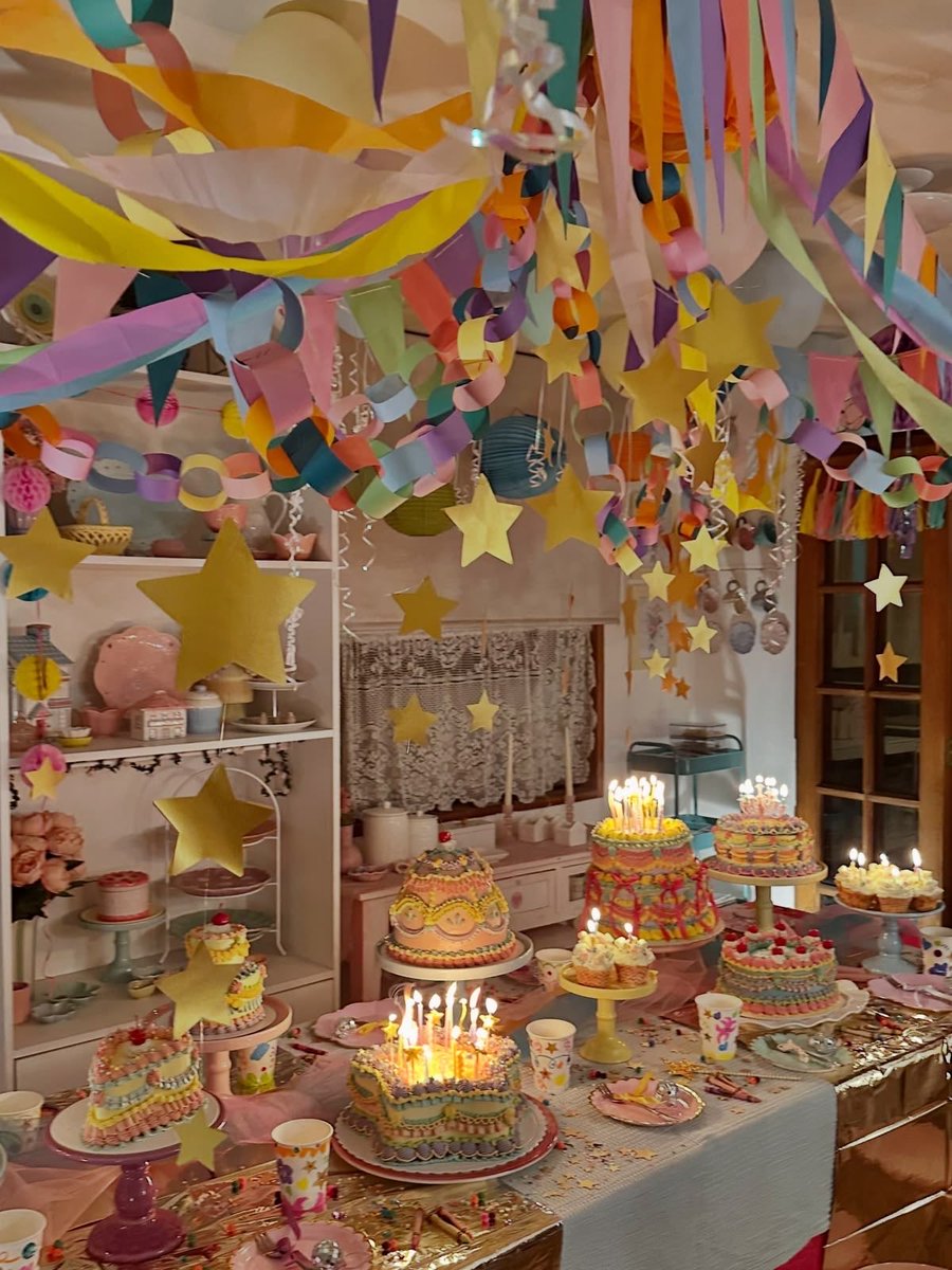 itsp3arl's tweet photo. how pinterest sees me .ᐣ.ᐟ

ఇ birthday cake
ఇ the dream item
ఇ party decor
ఇ *ur zodiac* celebs

I wish I had that deer in my room :< https://t.co/gWRkbswtfq