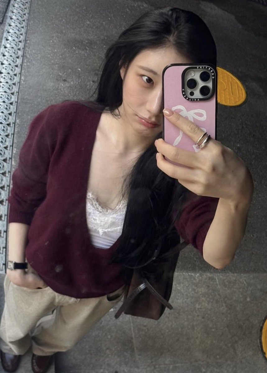 030_Yumm_'s tweet photo. 이 니트도 지금 2만원대 됐음!! ㅁㅊ

지금 30% 할인 쿠폰주는중임...
채령 손민수 저렴이로 레이어드하면 예쁨!!

컬러도 예쁘고 포인트로 입기 좋음...ㅊㅊ https://t.co/2ANoieCgrM