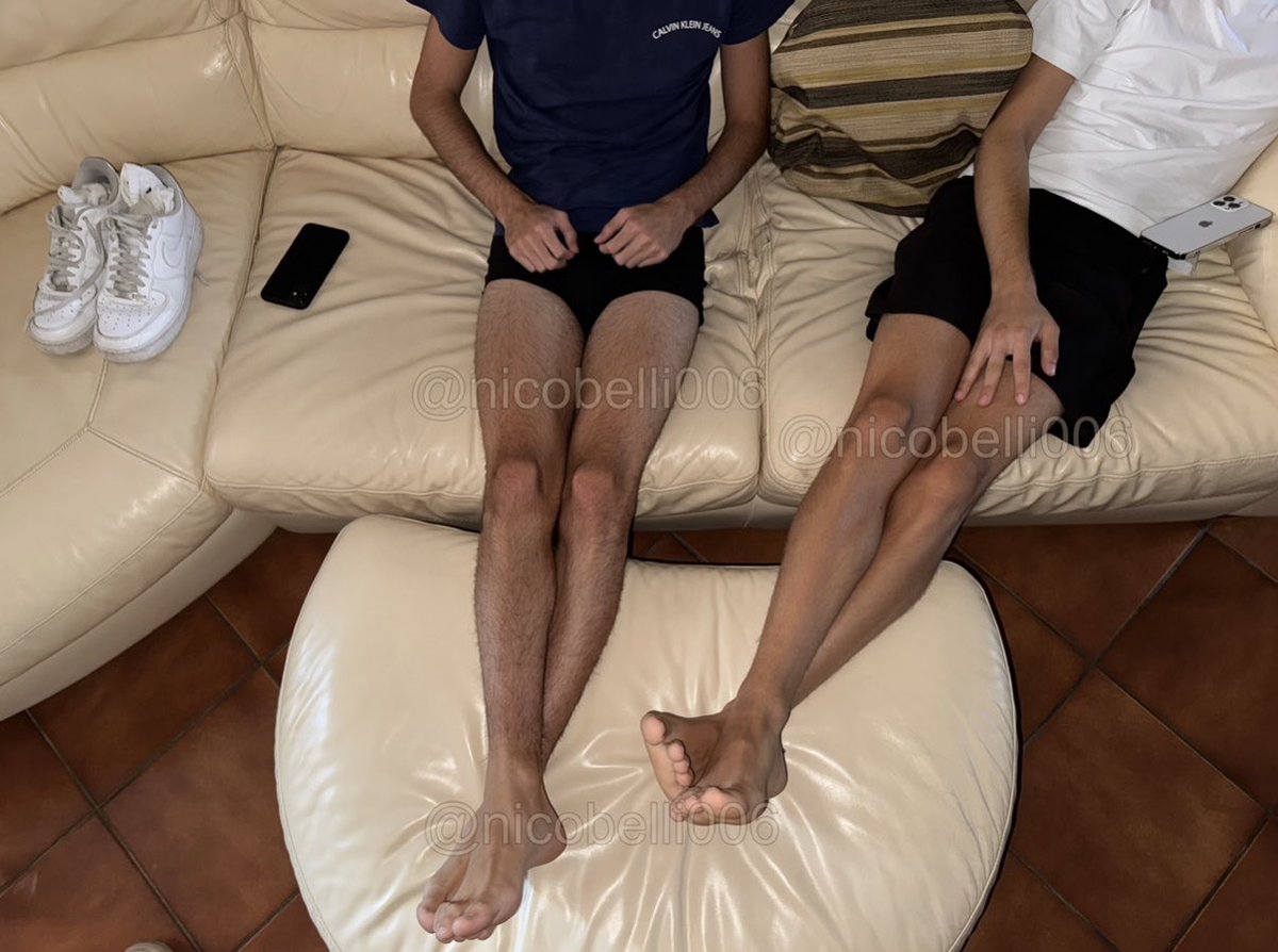 jackandnico's tweet photo. You should serve us! 🐶
#slave #master #cashmaster #sub #dom #socks #nike #feet https://t.co/hx0nMRafKZ
