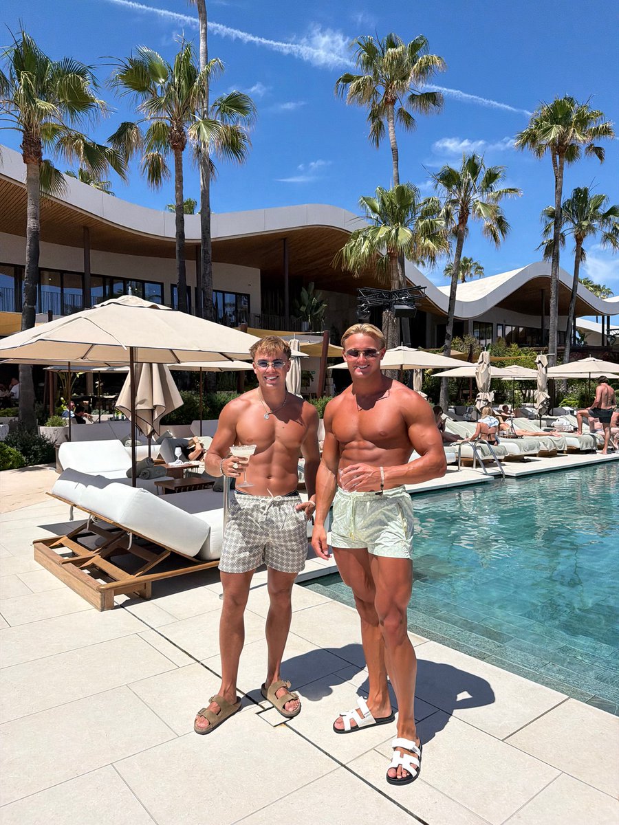 masterchad17's tweet photo. Big announcement today: my brother @MasterrKenn is finally on twitter. Ready to enjoy the fruits of your labor. Go drop a follow and stay tuned for the collab https://t.co/mGgzI7GfvR