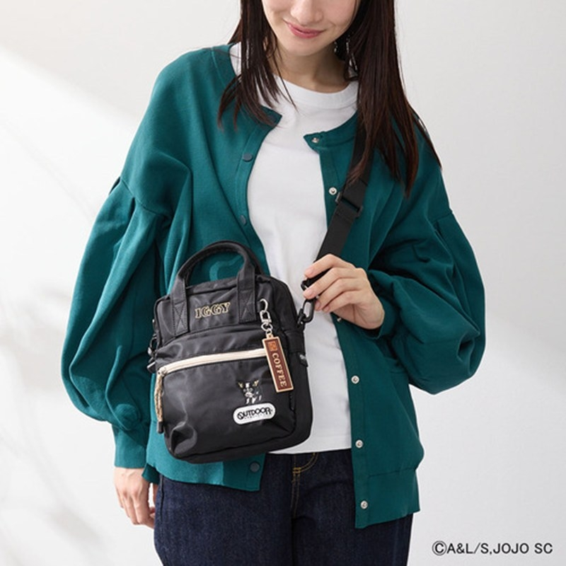 jojo_goodscheck's tweet photo. ジョジョ×OUTDOOR PRODUCTSのコラボバッグが再登場✨

【ジョジョ×OUTDOOR PRODUCTS イギー モチーフミニショルダー】

イギーをモチーフにしたデザインを普段使いで楽しめるミニショルダー！

アニメイトオンラインで予約開始！
https://t.co/3VleHi1XrB https://t.co/YvwGn7BYQ3