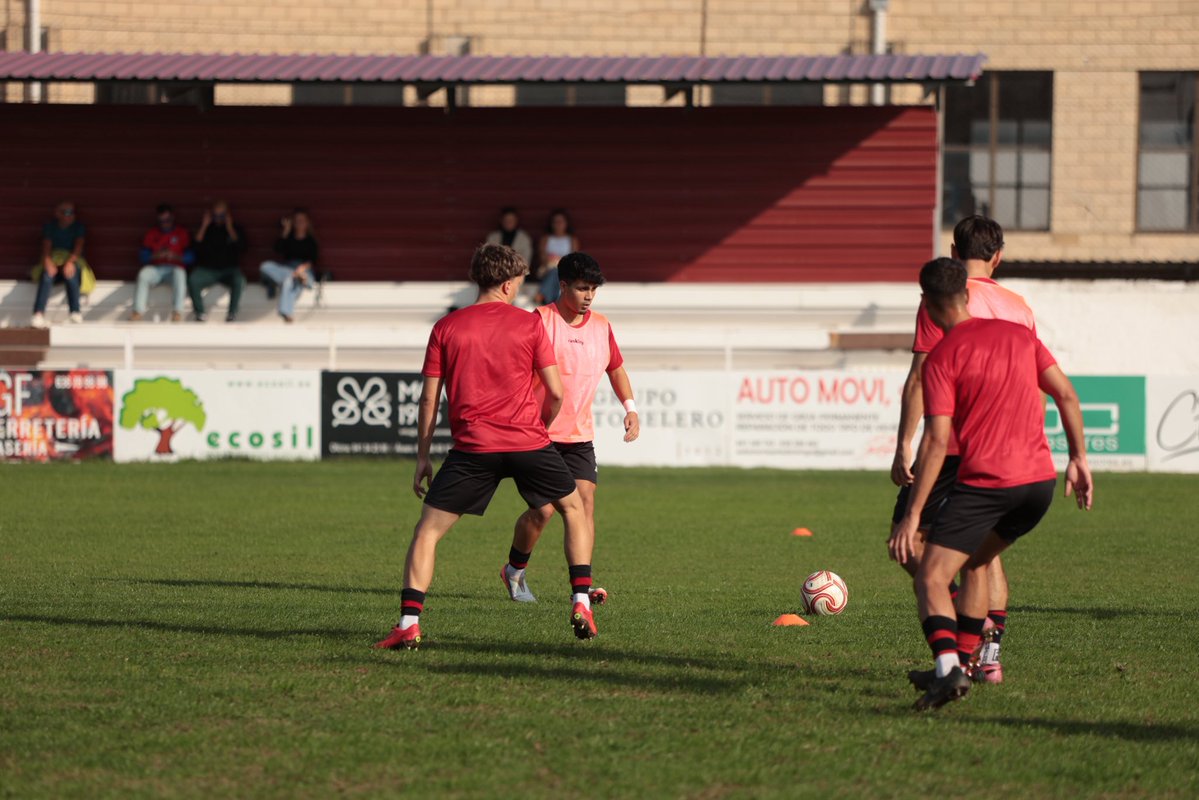 FCLaCalzada's tweet photo. 🔴⚫️ 𝗙𝗖 𝗟𝗔 𝗖𝗔𝗟𝗭𝗔𝗗𝗔

𝗦𝗧𝗔𝗥𝗧𝗜𝗡𝗚 𝗫𝗜
1 Arraiz
5 Hodei
6 Asier
8 Padilla
10 Muro
14 Fer
17 Soto
18 Barahona
19 Andrés 
20 Aitor
23 Iván 

𝗦𝗨𝗕𝗦
2Lucas
2 Aritz m
3 Hugo Y
4 Javier
11 Gabri
21 Ryuta
22 Diego
24 Hugo
26 Prince

#LaCalzadaComillas #TerceraRFEF https://t.co/UK1QVIRpPm