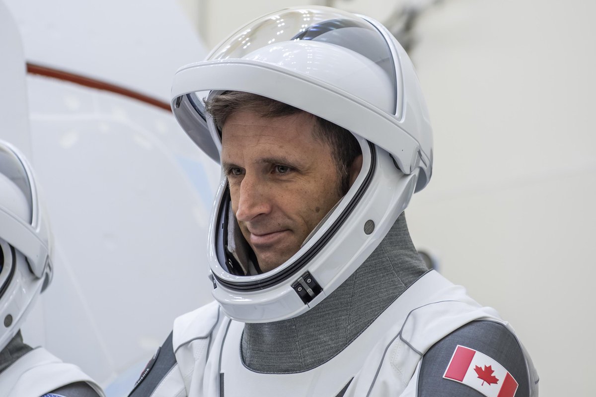 Canada's tweet photo. 2026 has been out of this world for Canada!

-Jeremy Hansen flew around the Moon
-Canadian tech supported Artemis II
-Joshua Kutryk aboard the ISS

This #WorldSpaceWeek, let’s celebrate Canada reaching new heights! What should we explore next?🚀🇨🇦

📷Credit: @NASA https://t.co/J9fuWiVfVo
