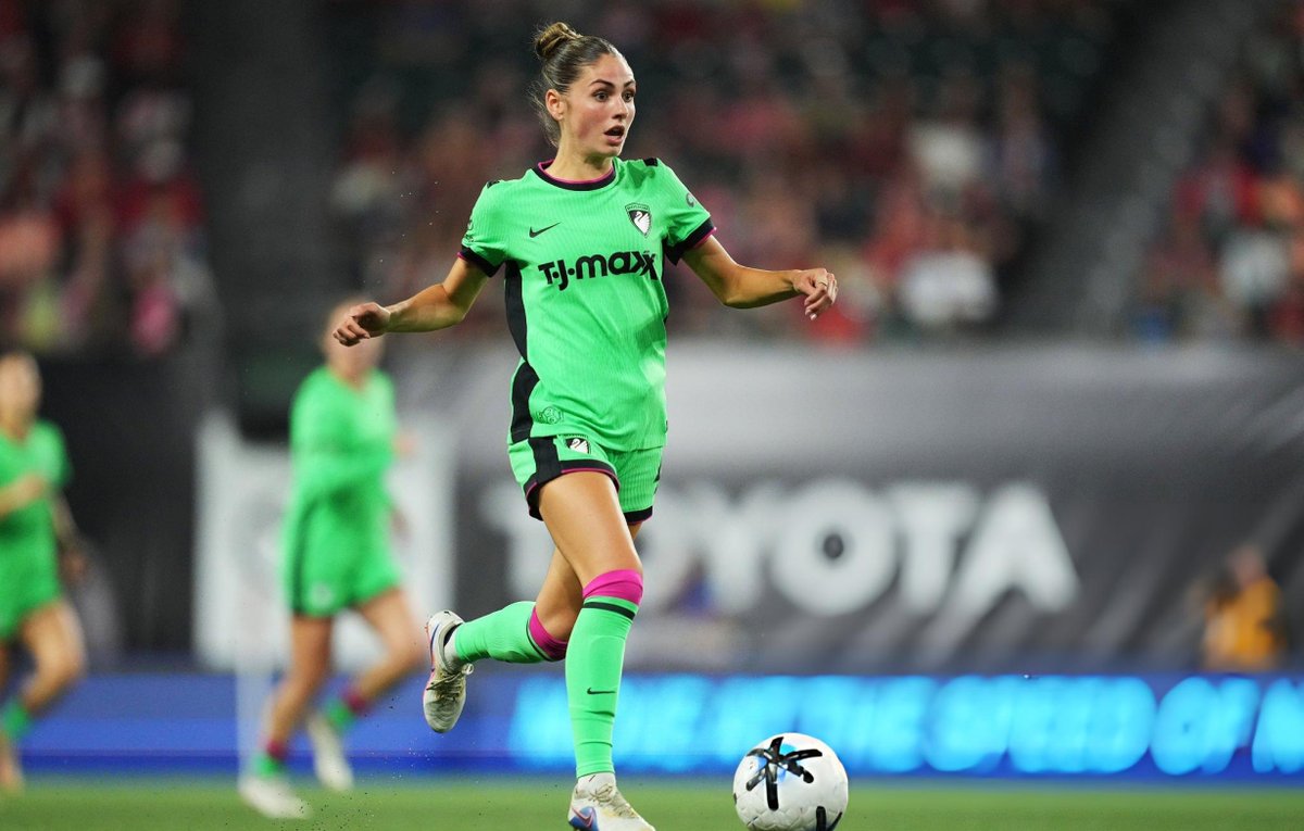 schupansky's tweet photo. Big W in Portland, so happy to score my first goal for Boston. 🦢 https://t.co/m33EnodMrJ