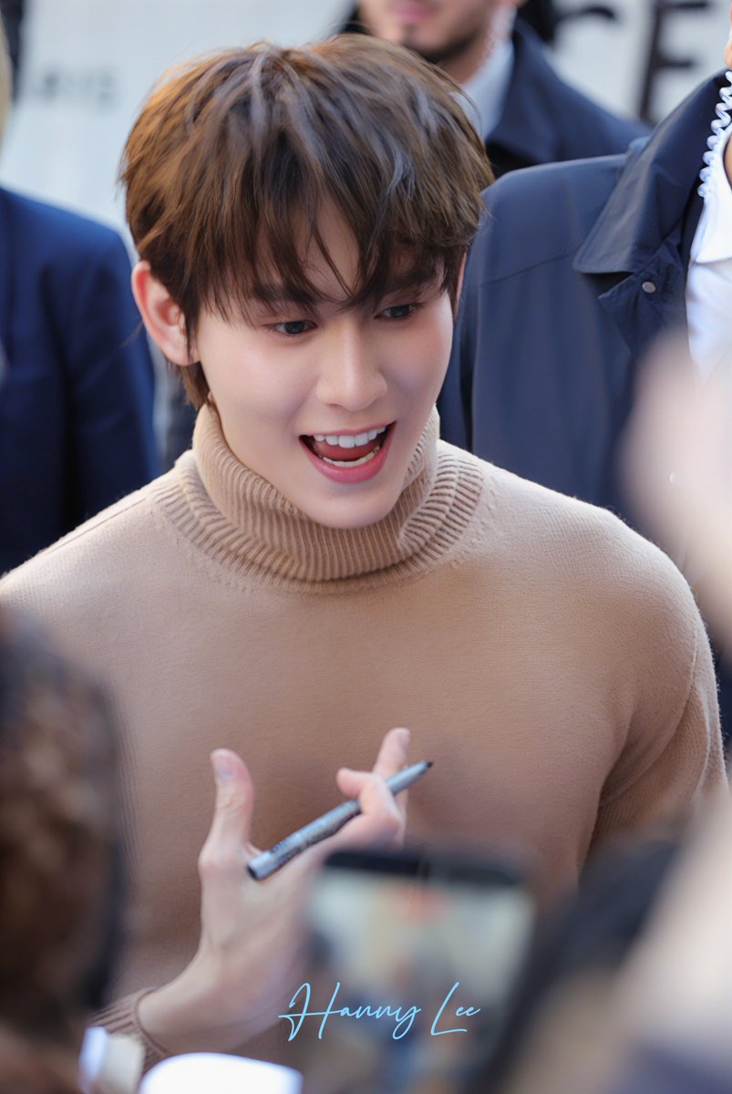 Hannylee96's tweet photo. My boy 😍
BOOK X CELINE PFW27 
#BookKasidet #Celine 
#CelineEte2027 
#MichaelRider
#Kasibook https://t.co/IkRNDzG5Nq