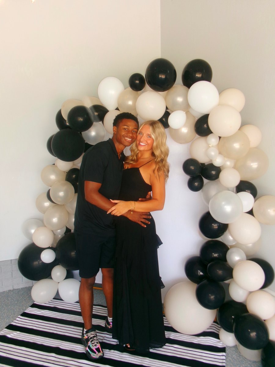 SageHunt64853's tweet photo. #InterracialCouple #WWBM #WhiteWomanBlackMan #BlackManWhiteWoman #MixedCouple #InterracialLove #BNWO https://t.co/ENHJpfLFL3