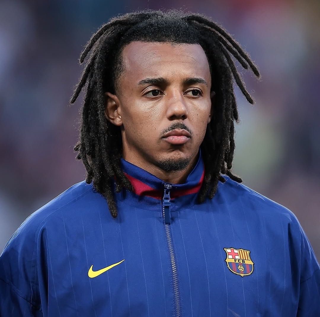 Thisever_'s tweet photo. 🇫🇷🗣️ Koundé on his lack of playing time at Barça: “No be injury. Na my coach decision. I dey very good physically.”

“Last season i no reach my usual level too. Na challenge I accept, and I go work to find my best feeling again. When I dey my best, playing time go come.” 💪🏽 https://t.co/HNj28gOKqL