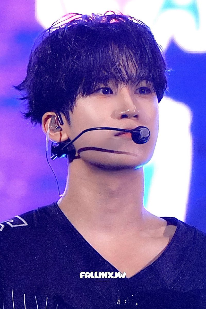 FALLINXJW's tweet photo. 261004 #루네이트 #LUN8
#준우 #JUNWOO https://t.co/u7Qjaw4pu6