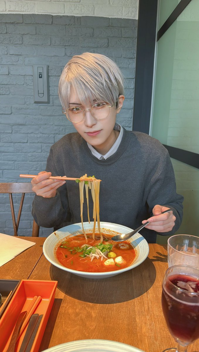 lobcosu's tweet photo. 昨日のTDCｱﾔﾃｨ–📚🗣※cos
真剣に麺と向き合った https://t.co/6xPRXqsJao
