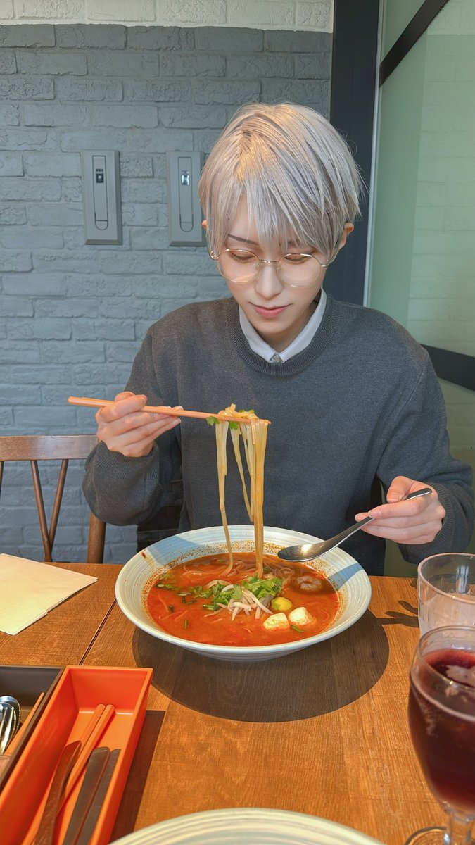 lobcosu's tweet photo. 昨日のTDCｱﾔﾃｨ–📚🗣※cos
真剣に麺と向き合った https://t.co/6xPRXqsJao