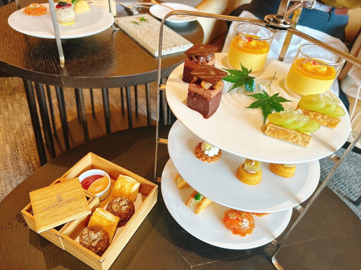 2525bouquet's tweet photo. 毎日忙しいので、自分へのご褒美に
リッツカールトン日光でアフタヌーンティー🫖
優雅な大人の休日を過ごしてきました✨
帰ったらお留守番のニコが珍しく走り寄ってきた🐕
寂しかったね、ごめんね
飼い主は楽しかったよ、ごめんね https://t.co/CIxlkW4el4