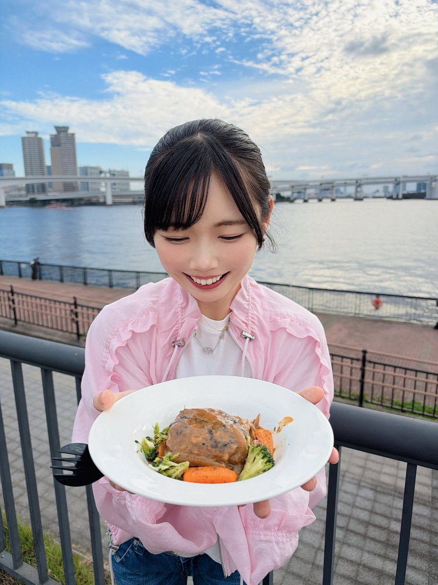kyo_513's tweet photo. バーガーキングオフ回ありがとうございました！！！！！BBQ場でバーキンとかケーキとかフレンチトーストとか煮込みハンバーグとか焼き芋とかシャイマスとか食べた！もちろん肉も！おなかいっぱいでニッコリ🎶
楽しい一日をありがとう❤️ https://t.co/1FbODwyOUI