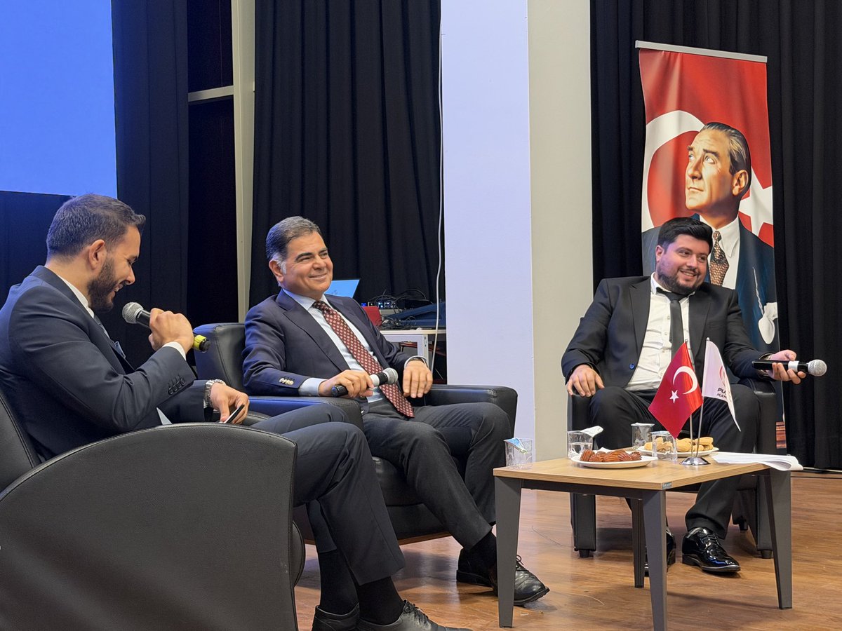 PusulaPlatformu's tweet photo. Pusula Platformu’nun ilk panelini geride bıraktık. 🇹🇷

Geçmişten bugüne Cumhuriyet ve siyaset üzerine konuştuk, düşündük ve fikirlerimizi paylaştık.

Konuğumuz @NaciCinisli ve katılan herkese teşekkür ederiz.

Bu daha başlangıç… 🧭 #PusulaPlatformu #Cumhuriyet https://t.co/sTSLEiQwqj