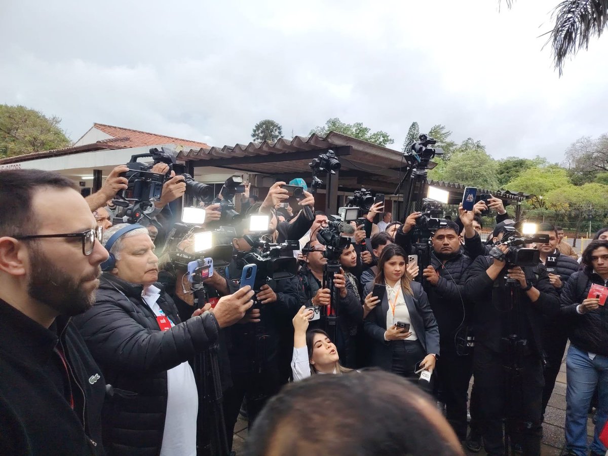Rocio_La_Negra's tweet photo. Estos son los medios de prensa que siguen al candidato de la #Lista1 @CamiloPerezLM cuáles son los que siguen a Sole? https://t.co/30L38YrzwJ