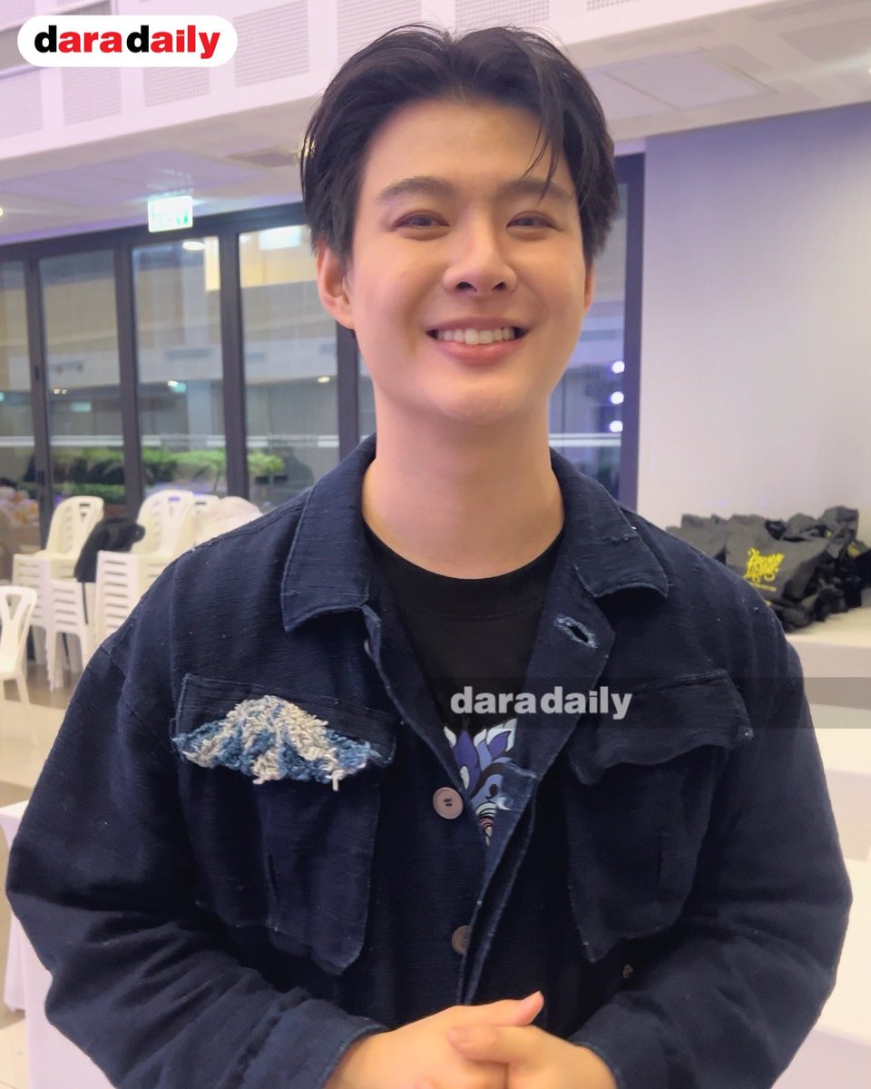 daradaily's tweet photo. เอาหน้าหล่อๆ และรอยยิ้มหวานๆ ของ “น้องเซ้นต์” ในงาน “ไทยฟุ้ง ปรุงไทย” มาฝากค้าบบบ 🥰🫶🏻  น่ารักไม่เปลี่ยนเลยยย 😊

#เซ้นต์ศุภพงษ์ #saintsup #ไทยฟุ้งปรุงไทย #daradaily #ดาราเดลี่ #ข่าวบันเทิง https://t.co/aInOGbYSGA