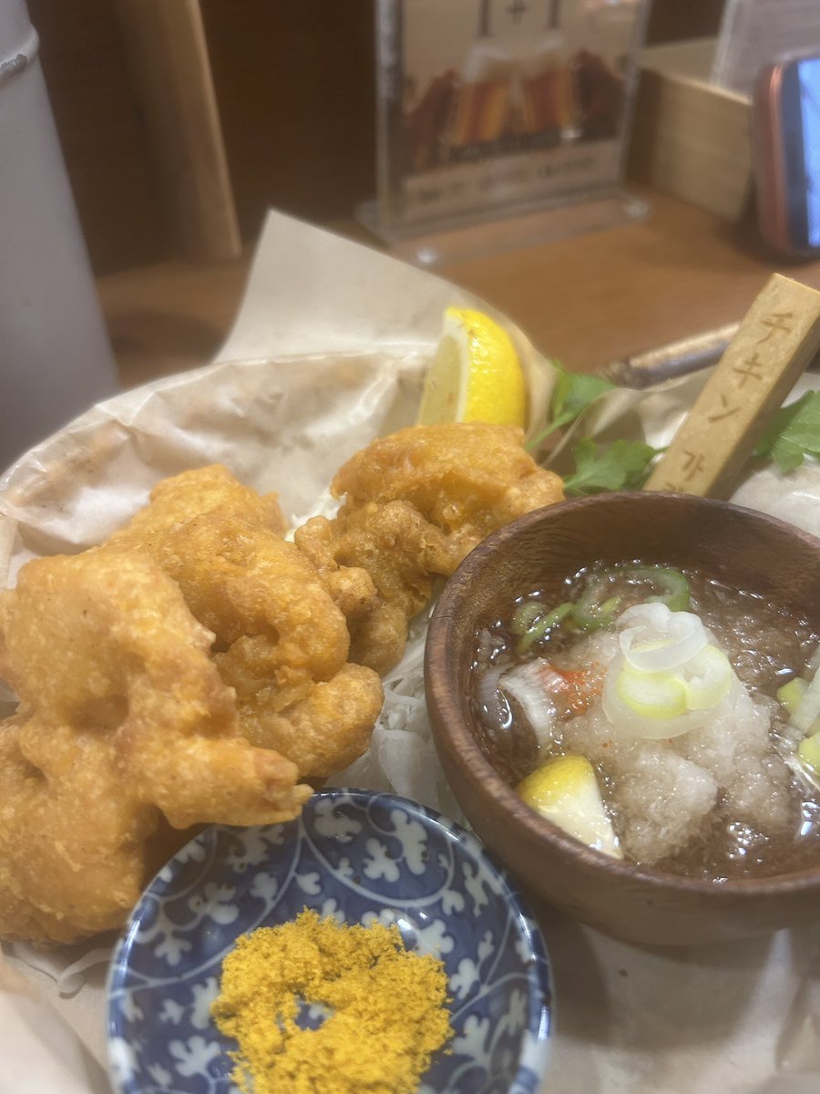 JohnParkKim's tweet photo. 호요 어쩌구 안하지만 해바라기 반 선생님이 가자해서 같이 왔어요 맛있는것도 먹고 선생님 친구도 만나고 즐거웠어요 https://t.co/3QuOzeVHSu