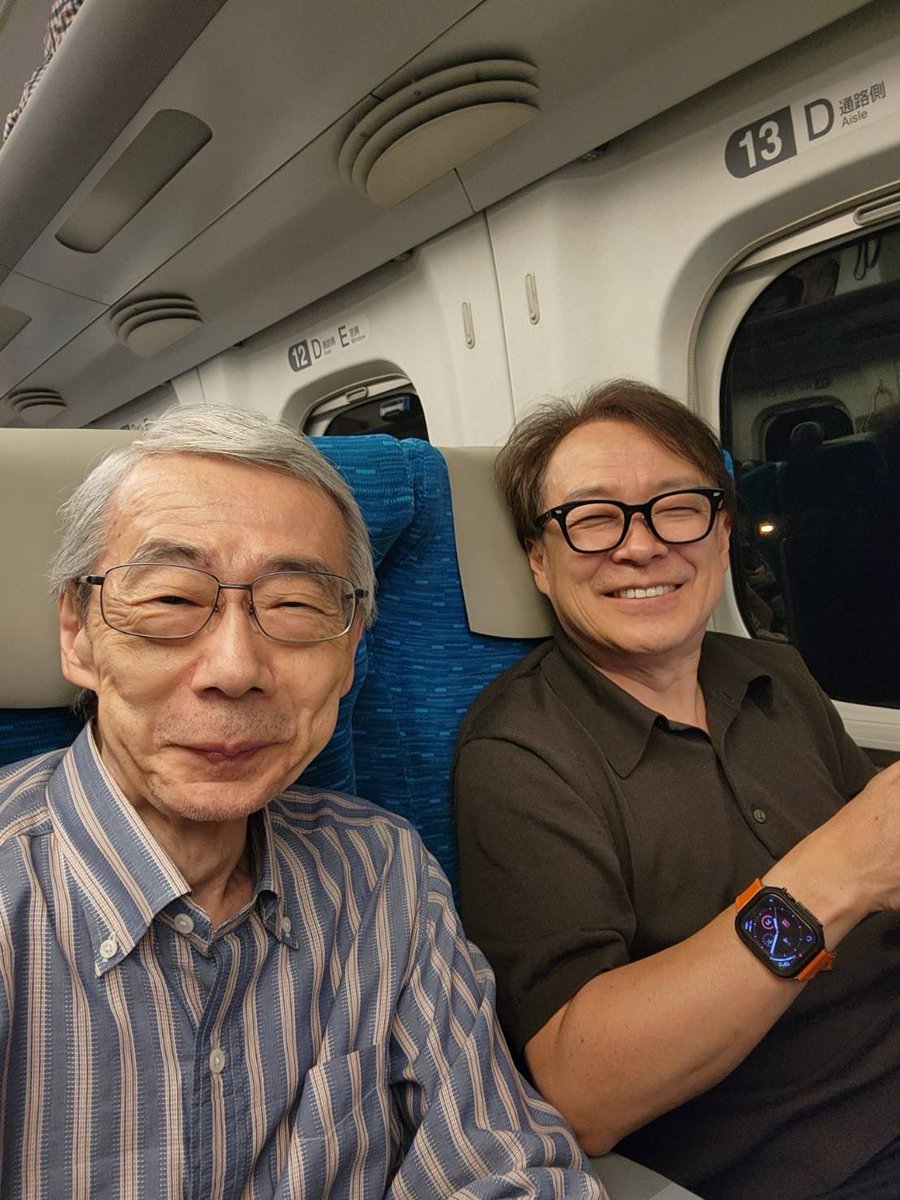 mami1332's tweet photo. ヤスです！ #イオンモール大高 のお仕事体験無事終わりましたー🎙️2日連チャンのイベント楽しく乗りきりました！お陰様でどこも大盛況❗️大勢の大人のお友達も来てくれてありがとう🙇‍♂️❗️寛さんと #新幹線 で帰りなう😄

#ミンキーヤス #レインボータウンFM #TOKAIRADIO #アナウンサー体験講座 #内藤寛 https://t.co/aG1KVn93hp