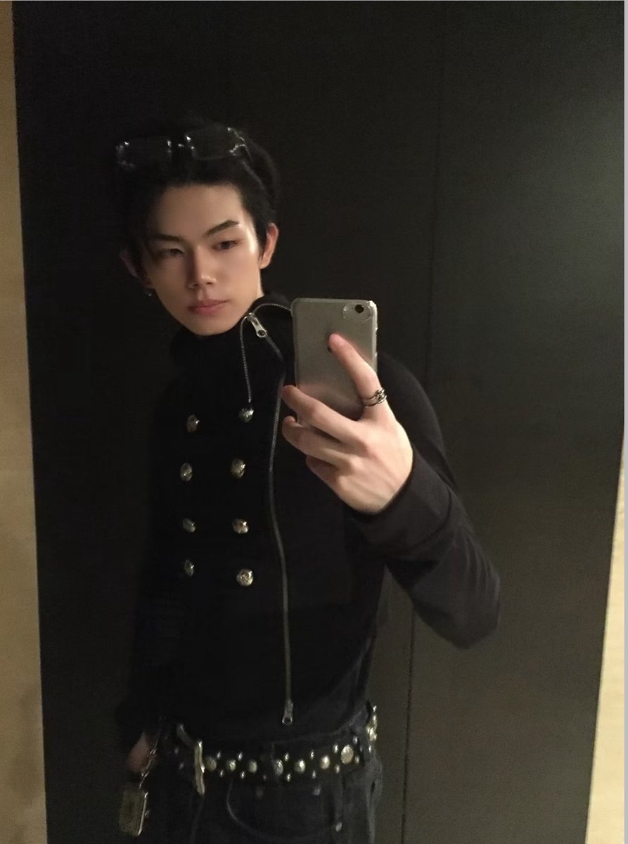 rk__chan_'s tweet photo. 雰囲気天才すぎるしやっぱデコ出しが神😭✨
今江陸斗神😭😭😭✨ https://t.co/630xeVuMlt