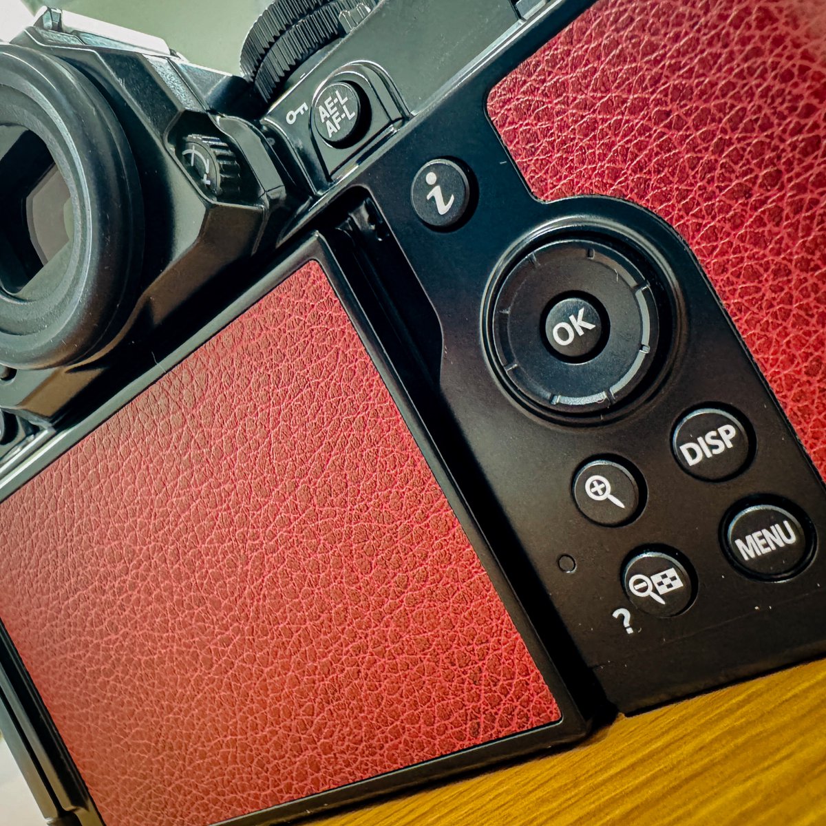 dkcamera2027's tweet photo. Nikon Zf in Red!
The classic Nikon Zf, finished in a deep, understated red.
Paired with the black body, it has a refined vintage look that perfectly suits the Zf’s retro design.
A distinctive camera with plenty of character.
#Nikon #NikonZf #Zf #CameraJapan #Shinjuku https://t.co/TRAZDnHzue