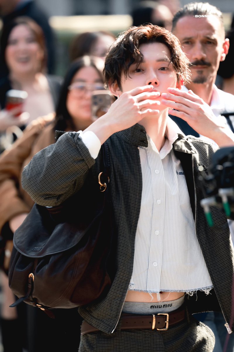 bonnieyu1224's tweet photo. 😘

YEONJUN MIUMIU PRINCE

#YEONJUNxMiuMiu #YEONJUN
#MiuMiuSS27 @MIUMIUofficial https://t.co/3Jn74aHSXQ