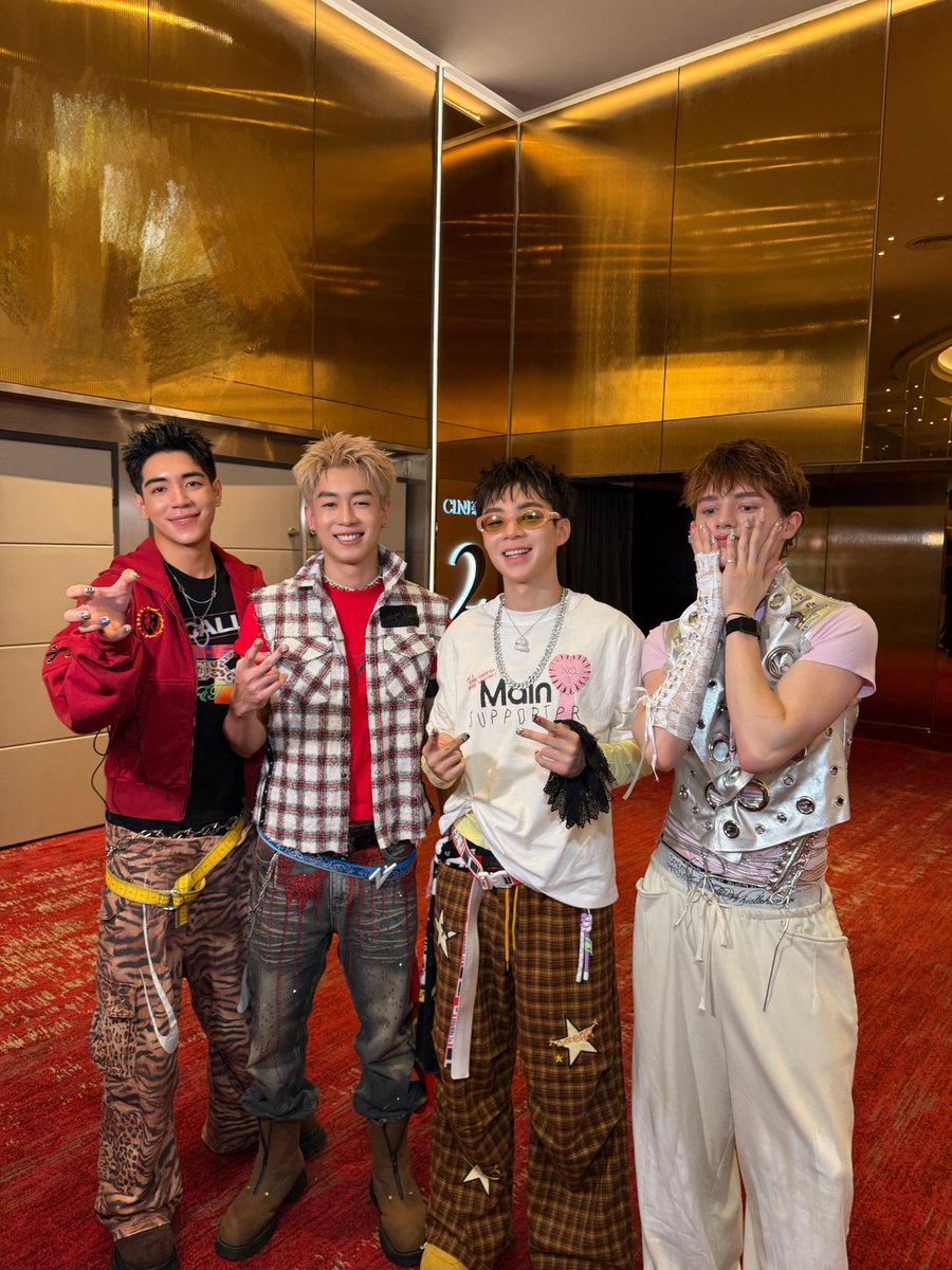 MchoiceTH's tweet photo. ‘เลออน ไป๊ป นิว พีเจ’ GELBOYS และ ‘ภีม ไม้’ GELZBABY พร้อมเจอทุกคนที่ ‘GELBOYS 2 FINAL EP. “BYE BYE, MY STANS”’ แล้วนะค้าบบ 💅🏻🫧

BYE BYE GELBOYS 
#GELBOYS2_ByeByeMyStans #GELBOYS2FinalEP #GELBOYS2_FanscreenStatus #GELBOYS2ตกอยู่ในสถานะติ่งแฟน
#LEON_CIRCRL #LEONBROCCO
#CIRCRL
#MchoiceArtist #MchoiceMusic