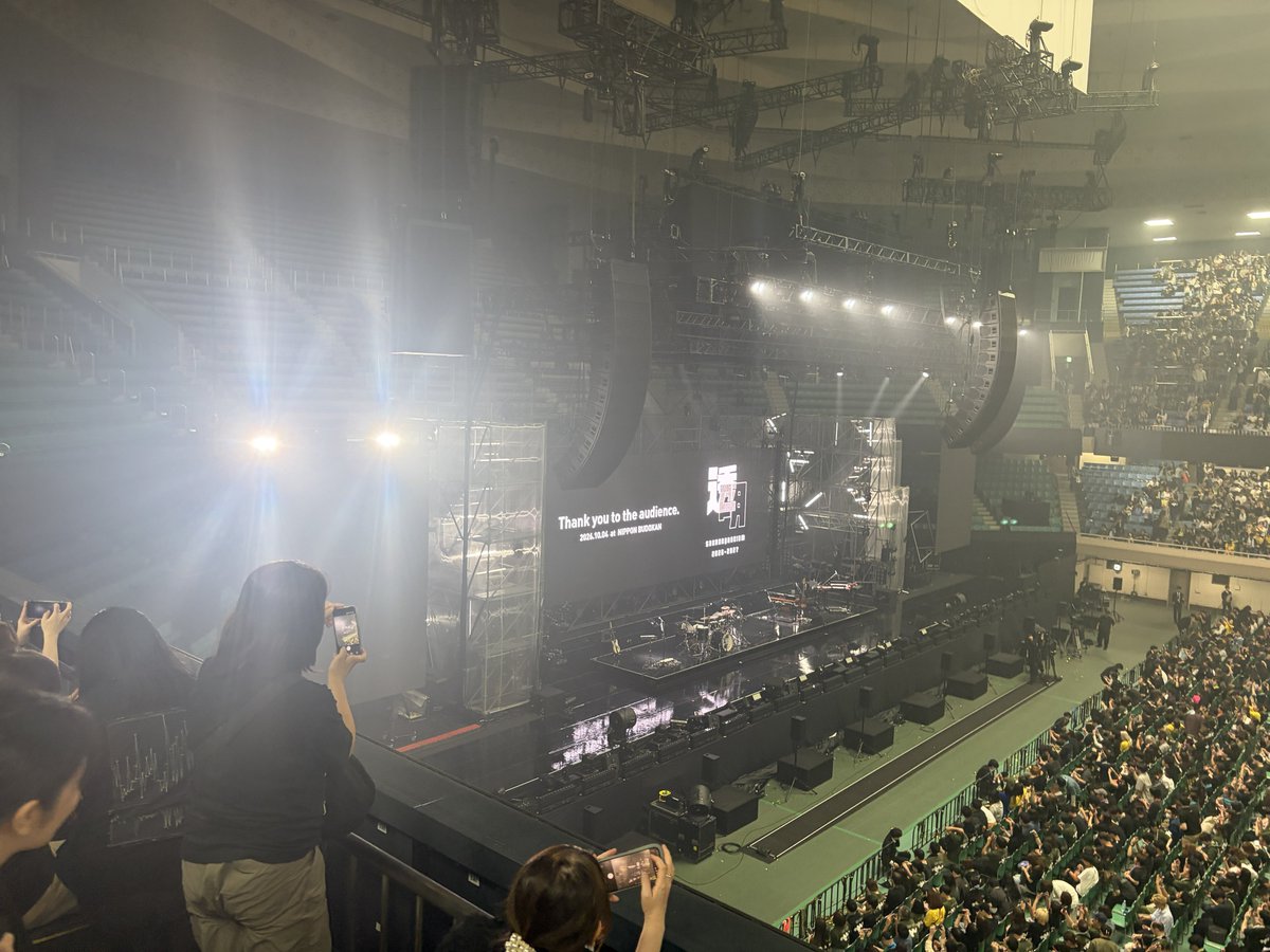 pastime32_'s tweet photo. サカナクション日本武道館みてきた！

セトリ神すぎた！
朝の歌から始まって目が明く藍色で終わる、、、ame(A)もやってくれて、、、良すぎる😭

一生応援する😭😭😭

#SAKANAQUARIUM20262027透明 
#サカナクション https://t.co/Xu45qQp9Gr