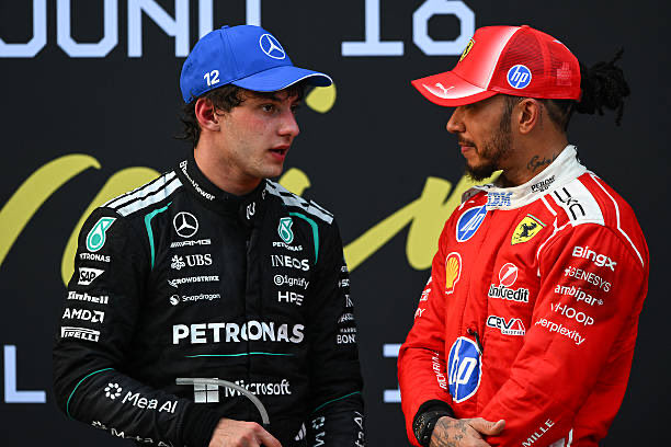 MercedesAMGF1BR's tweet photo. Kimi e Lewis ❤️ https://t.co/pSRuljsyu3