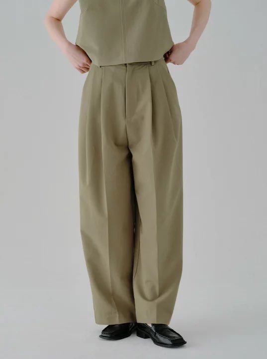 uyuuuu40's tweet photo. UNIQLOのタックパンツは好きだったけど...ちょっと物足りなぁって思っていた人へ。 https://t.co/zoet0xfiCZ