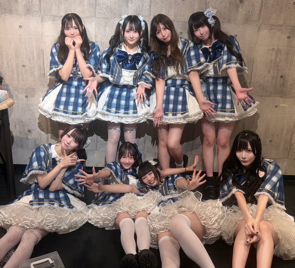 caSTORY_RS's tweet photo. 本日も、ライブありがとうございました❤️‍🩹

明日のライブは…🎤

10/5(月)
『きゃすタイム！vol.12』
@ AKIBAカルチャーズ劇場
時間：OPEN 18:30 / START 18:50
料金：一般3,000円（別途1D）

🎫
当日券あり⭐️

入場特典
推しメンの隣で撮れる集合写メ

制服公演✏️
指定曲撮影可能📸 https://t.co/J5bTaYkg5A