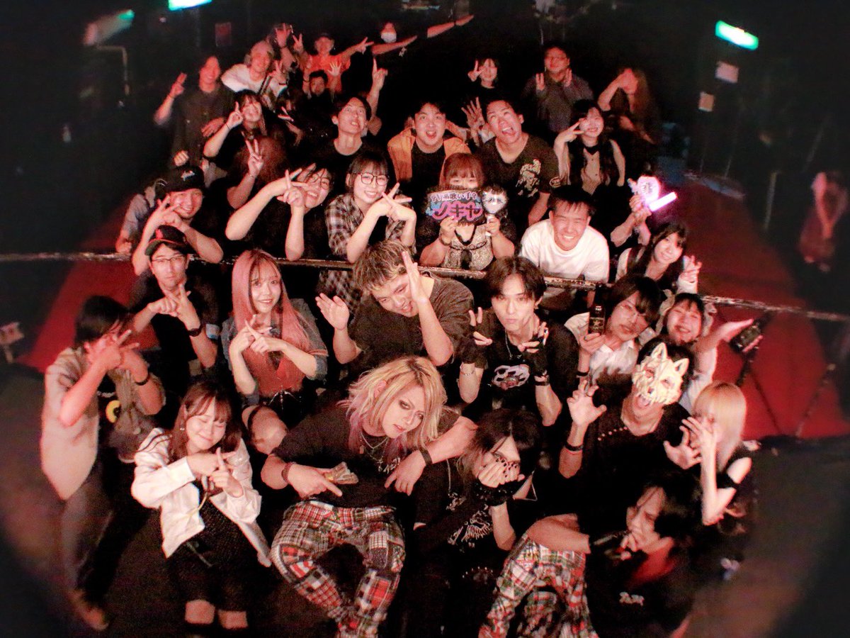 togoyoshiki0606's tweet photo. 昨日はkaikan 5th nightお疲れ様でしたー🙌🏻

今回もめいいっぱいステージ上でオタ活させていただきました☺️

これまでダンスの曲に仮面ライダーを使ったことはあったけど、今回初めて歌で自分の作った仮面ライダーメドレー歌わせていただきました！

あー楽しかったw

@Kaikan_0 

#宮崎
#投稿良樹 https://t.co/n73ddvNGKR