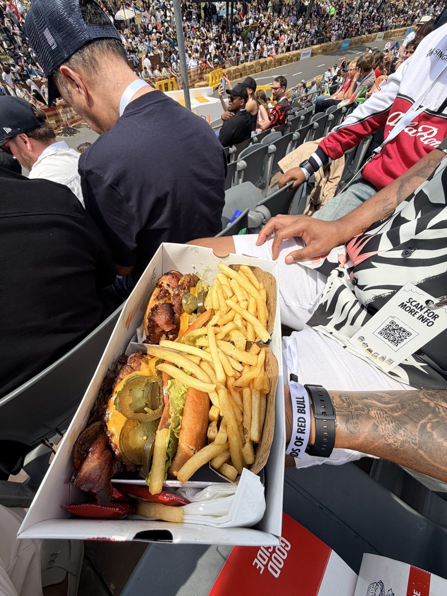Anele's tweet photo. Ordered Mr D from the stands… if you are gonna do the same tell them corner Sandton and Grayston then grab it at the robot. I feel so clever 😎😎😎 https://t.co/8wDB3GMuuR